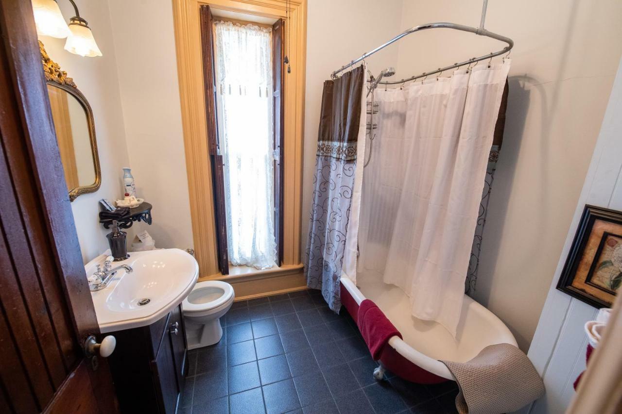 Spencer House Bed and breakfast Erie